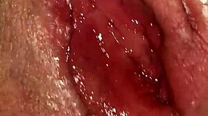 护士和病人分享内衣亲密时刻