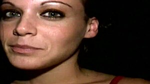 娜塔莎·尼斯弯腰接受狗式手交骑乘手指张开穴