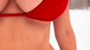 淫荡继母圣诞穿性感比基尼骚话撩继子