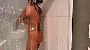 uh, neighbor drops by while i'm in the bath... big clit milf gets anal from athletic brunette