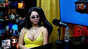 geisy dk shows tattoo and gets fucked doggy in barraco