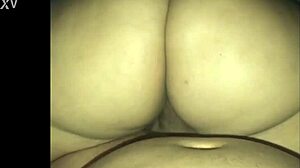 Amiga de mi madre monta mi verga con enorme culo gordo!