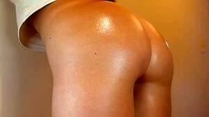 浪18+妹被老头手撸颜射高潮