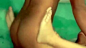 这是高质量自制色情片，小巧18+性感业余爱好者得到巨大行动 😏