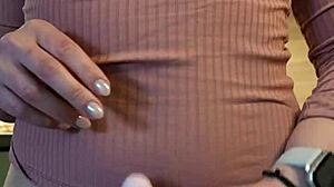 女人征服者玩具带来爆炸性高潮