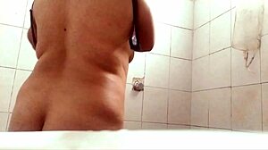 Oh man, I can't believe this voyeur adventure with the busty gordibuena taking a shower to show off... wait, exhibirse? Yeah, that's it.