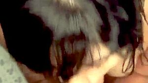 这是高质量自制色情片，小巧18+性感业余爱好者得到巨大行动 😏