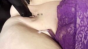 Catalia Valentine fucks her pussy with a toy and squirts!