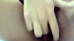 pendeja masturbating for me in petite teen way