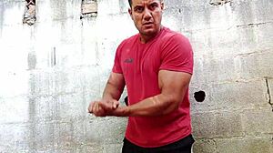 巴西壮熊Yuri Gaúcho肌肉自撸巨量爆射😈