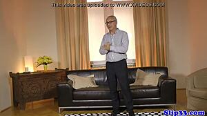 hermosa transexual blanca nieves shines in homemade clip. her crossdressing charm captivates in this personal take on fantasy.