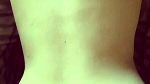 老公上班时出轨老婆，我随时操她，她给我屁股却不给老公！