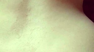 老公上班时出轨老婆，我随时操她，她给我屁股却不给老公！