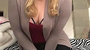 Cute nerdy pawg masturbates to orgasm! 😘