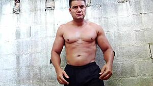 巴西壮熊Yuri Gaúcho肌肉自撸巨量爆射😈