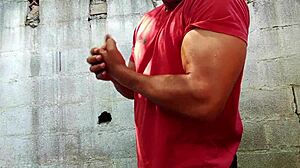 Yuri Gaúcho, that Brazilian bear, does a muscular solo handjob with huge cumload 😈