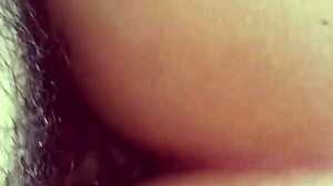 老公上班时出轨老婆，我随时操她，她给我屁股却不给老公！