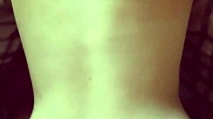 老公上班时出轨老婆，我随时操她，她给我屁股却不给老公！