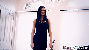 想看优雅美女丝袜高跟鞋华丽三人行交换精液吗？