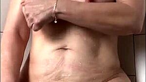 pretty girl masturbates in the shower 😍