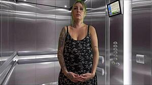 Minha Vizinha Grávida Gostosa Fez Boquete no Elevador do Condomínio