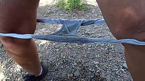 变态继母在继子面前从毛逼尿尿，老婆看着，饥渴MILF近景POV性爱带脏话