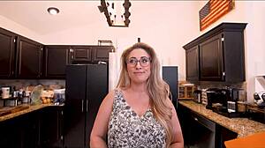 我女友的辣妈Jasper Nyx也想玩，带深喉POV内射在WCA制作