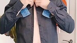 english bull strips down, showing off ripped body!