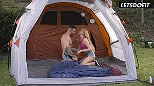 俄罗斯美女Ivi Rein在森林里和饥渴猛男肛交狂野。