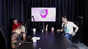 乔乔和布鲁娜·卡洛斯内衣高潮喷水超激烈