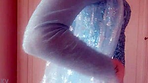 elsa in hot cosplay shows off her huge tits and ass 😍