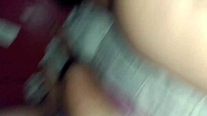 不忠儿媳在街区派对后献上她的多汁屁股