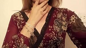 soy tímida pero ninfómana siempre que me masturbo sale un liquido blanco de mi coño espero les guste