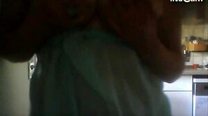 big tits milf showing off her huge boobs