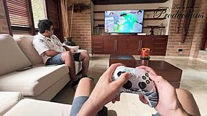 老MILF勾引朋友无套内射