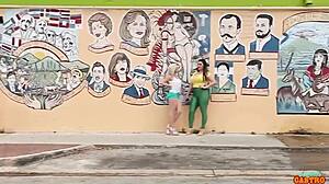 Angelina Castro用假阳具操顺从Cristi Ann