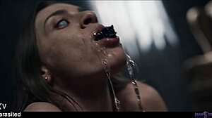 Josephine Jackson 被外星人附身变成饥渴的女同性恋