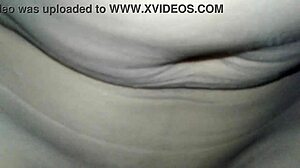 แหกหีเพื่อนสาวเอาควยให้เธออมและดูดจนน้ำแตกแล้วเย็ดแตดของเธอ