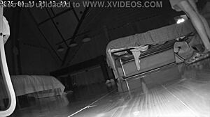 My best frien' fucks my wife in homemade vid.