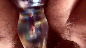 我用玻璃假阳具毛茸茸阴户自慰特写