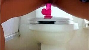 Petite girl sends squirting dildo video to boyfriend! 😱