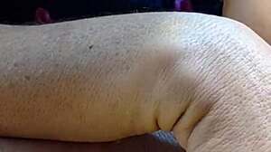 Mature milf flashing in Lima streets