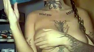 i big titty goth fingerring myself hard while cumming on ass