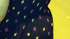 Mature milf flashing in Lima streets