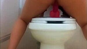 Petite girl sends squirting dildo video to boyfriend! 😱