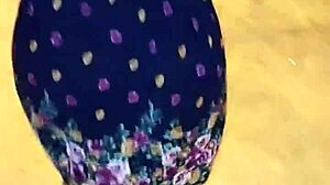 Mature milf flashing in Lima streets