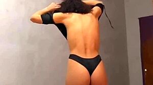 no se que ponerme para ir al trabajo y mi jefe me folle