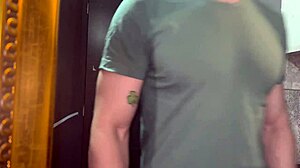 Hot Latina Fucks Muscular Pizza Delivery Guy Hard