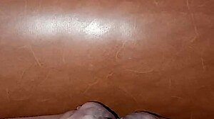 Dialogic: Gretala, tutta nuda incinta, exposes her big natural tits and pregnant belly for fetish flashing.