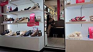 Pov ya tienes novia y la acompañás a comprar zapatos pero no le gustó ninguno